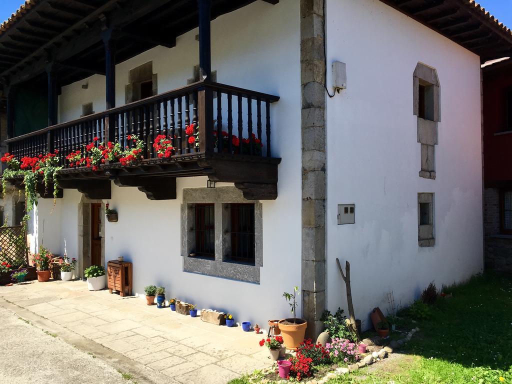A Pie De Picos Hostal Caño Exterior foto