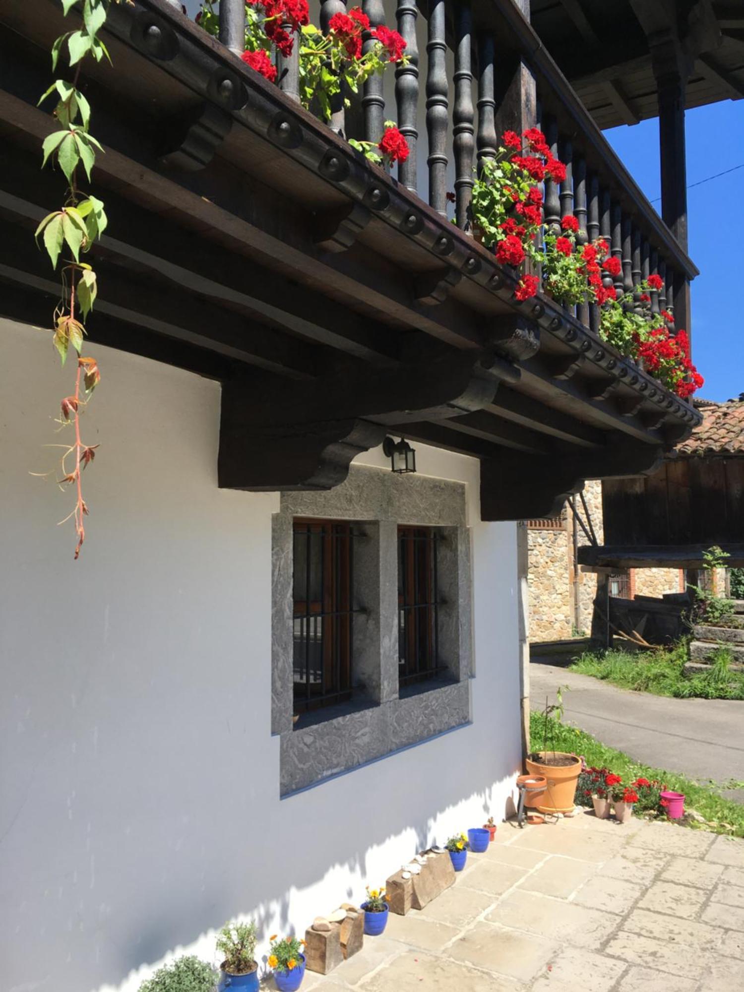 A Pie De Picos Hostal Caño Exterior foto
